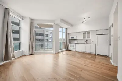 410 Queens Quay W 312, Toronto C01, ON M5V 3T1