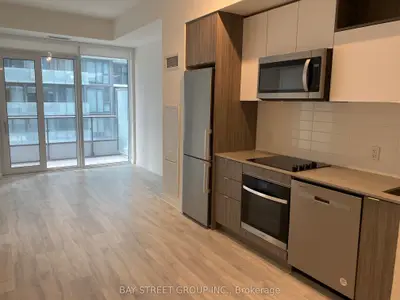 70 Princess Street 1727, Toronto C08, On M5a 0x6