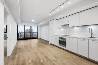 36 Brentcliffe Road 1310, Toronto C11, ON M4G 0E1