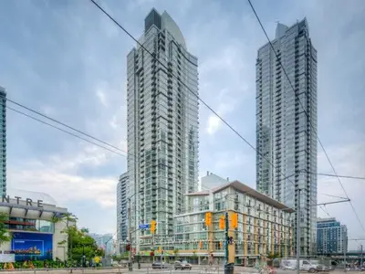 9 Spadina Avenue 516, Toronto C01, ON M5V 3M5