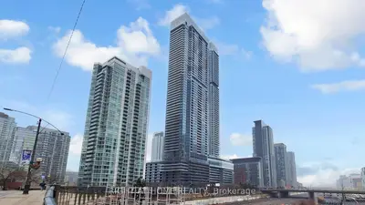3 Concord City Place Way 7706, Toronto C01, On M5v 0x4