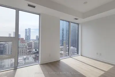 100 Queen Street E 1710, Toronto C08, On M5c 0b5