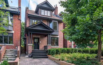 19 Gormley Avenue, Toronto C02, On M4v 1y9