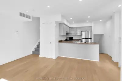 27 Sudbury Street 2706, Toronto C01, On M6j 3s7