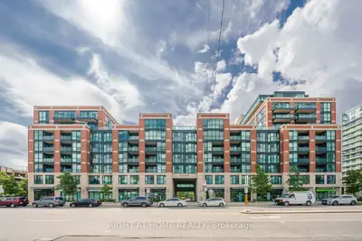 525 Wilson Avenue 827, Toronto C06, On M3h 0a7