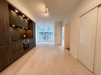 35 Mercer Street 1915, Toronto C01, On M5v 1h2
