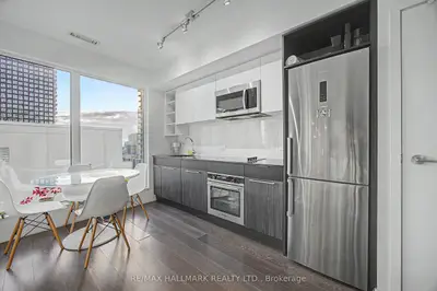 68 Shuter Street 1701, Toronto C08, ON M5B 1B4