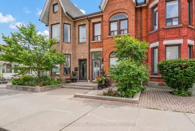 1115 College Street 2nd Floor, Toronto C01, ON M6H 1B5