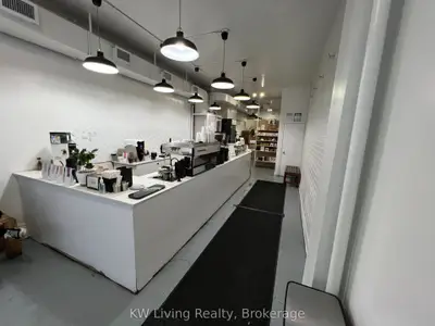 281 Dundas Street W, Toronto, On M5t 1g1