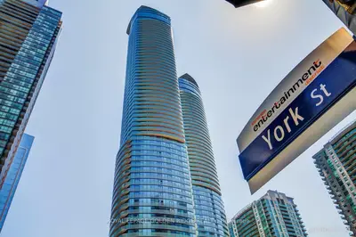 14 York Street 5809, Toronto C01, ON M5J 0B1