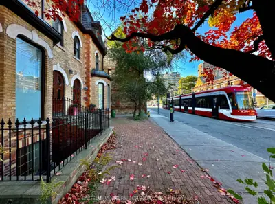 167 Carlton Street, Toronto C08, ON M5A 2K3