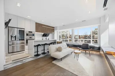 102 Bloor Street W 203, Toronto C02, ON M5S 1M8