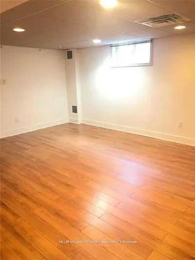 44 Bellevue Avenue Bsmt, Toronto C01, On M5t 2n4