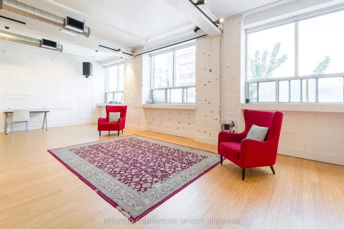192 Spadina Avenue 310, Toronto C01, On M5t 6g7