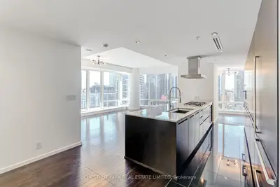 180 University Avenue 2001, Toronto C01, ON M5H 0A2