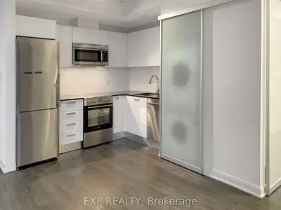 42 Charles Street E 2710, Toronto C08, ON M4Y 0B7
