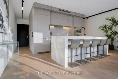 75 Portland Street 704, Toronto C01, On M5v 2m9