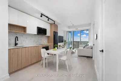5 Defries Street 3613, Toronto C08, ON M5A 0W7