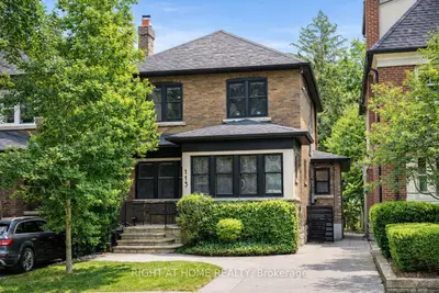 113 Eastbourne Avenue, Toronto C03, ON M5P 2G4