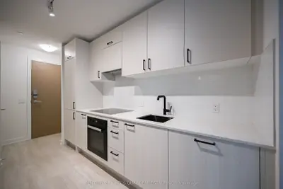 5 Quarrington Lane 901, Toronto C13, ON M3C 0S5