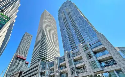 2221 Yonge Street 3009, Toronto C10, On M4s 0b8