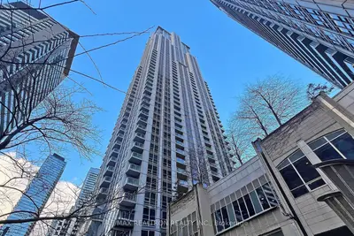 763 Bay Street 2202, Toronto C01, On M5g 2r3