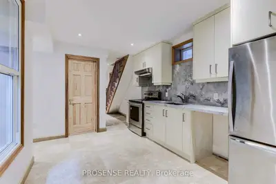 611 Ossington (basement) Avenue E, Toronto C01, On M6g 3t6