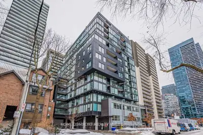 17 Dundonald St Street 304, Toronto C08, ON M4Y 1K3