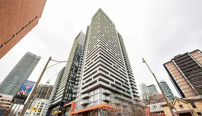 50 Wellesley Street 3705, Toronto C08, On M4y 1g2