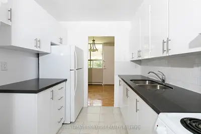 525 Eglinton Avenue E 804, Toronto C10, On M4p 1n5