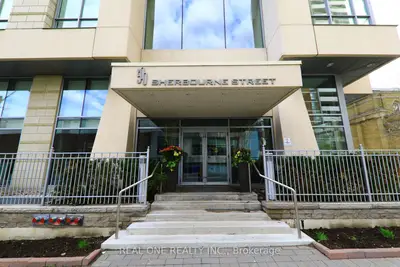 500 Sherbourne Street 506, Toronto C08, On M4x 1l1