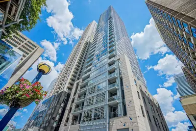 21 Balmuto Street 1403, Toronto C01, On M4y 1w4