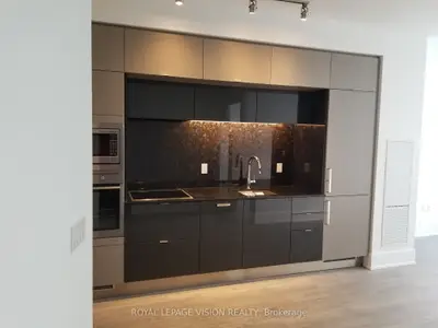 10 York Street 4812, Toronto C01, On M5j 2z2
