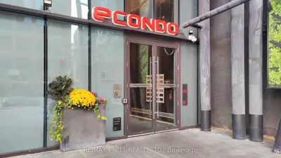 8 Eglinton Avenue E 2701, Toronto, On M4p 0c1