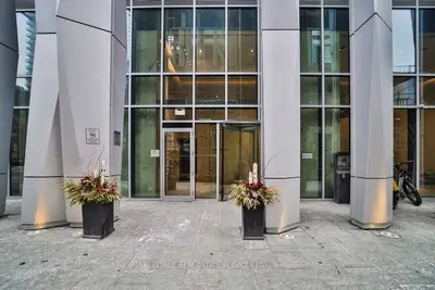 1 Yorkville Avenue 909, Toronto C02, ON M4W 1L1