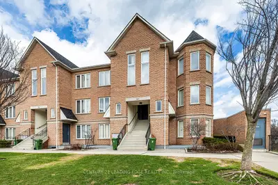 Condo Townhouse in Toronto