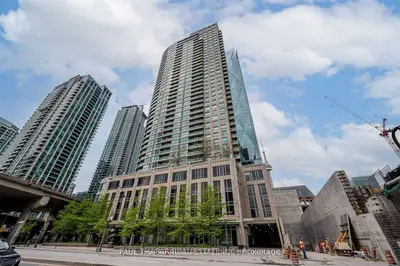 18 Yonge Street 2411, Toronto C01, On M5e 1r4