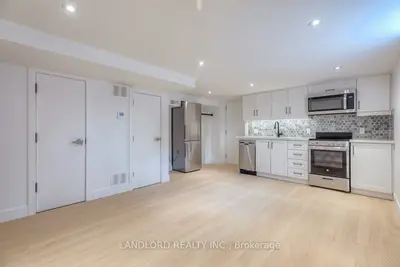 429 Brock Avenue Lower, Toronto C01, On M6h 3n7