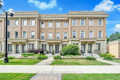 60 Hargrave Lane 10, Toronto C12, ON M4N 0A4