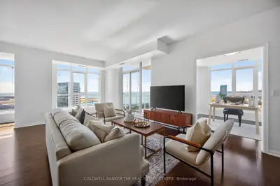 21 Grand Magazine Street 2203, Toronto C01, ON M5V 1B5