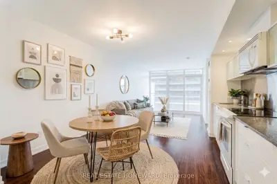4k Spadina Avenue 1916, Toronto C01, On M5v 3z2