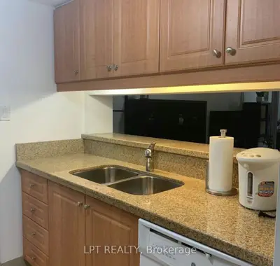 717 Bay Street 306, Toronto C01, On M5g 2j9