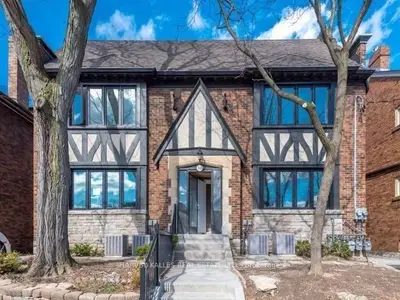 52 College View Avenue 2, Toronto C03, On M5p 1j5