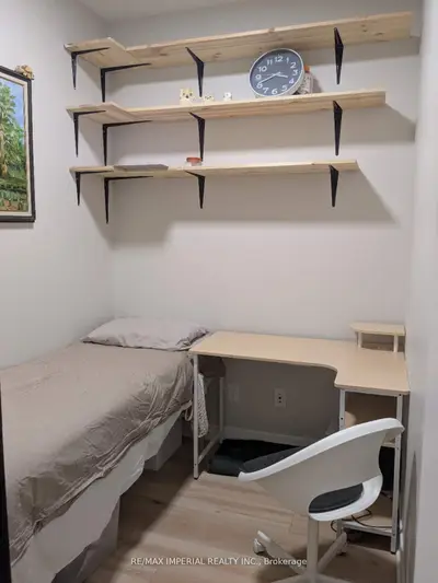 225 Sackville Street 2006- Bedroom 2, Toronto C08, On M5a 0b9