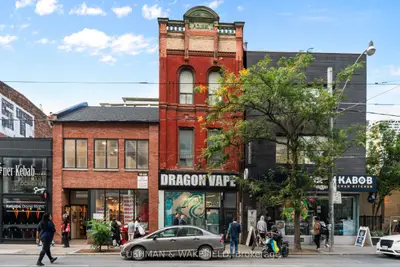 242 Queen Street W, Toronto, On M5v 1z7