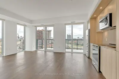 30 Inn On The Park Drive 1004, Toronto C13, On M3c 0p7