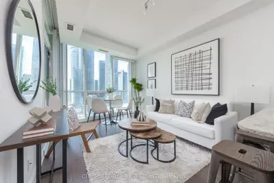 18 Harbour Street 1901, Toronto C01, On M5j 2z6