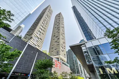 88 Harbour Street 3611, Toronto C01, ON M5J 0C3