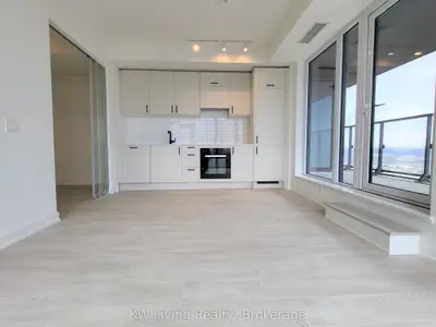 1 Quarrington Lane 3102, Toronto C13, On M3c 0s4