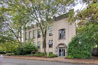 284 St. Helens Avenue 211, Toronto C01, ON M6H 4A4